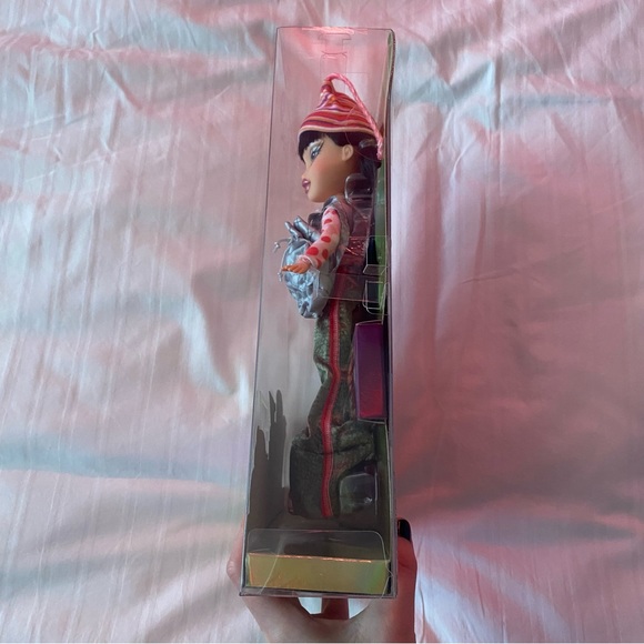 COPY - NIB NRFB bratz 20th anniversary jade 2021 reproduction doll - Picture 6 of 8